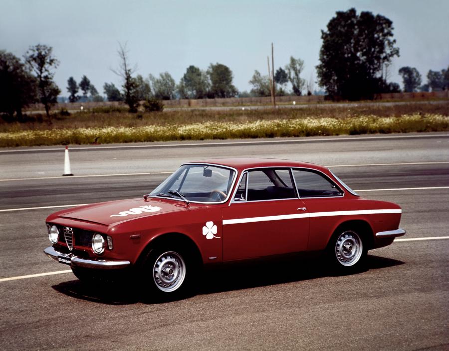  Alfa Romeo GTA 1300 Junior (105.59) 1968 года  (фото 19 из 45)